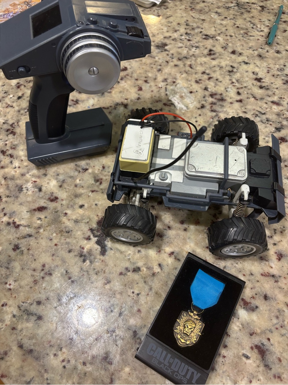 Call of Duty Black Ops Remote Control Car W/ Controller and Medal